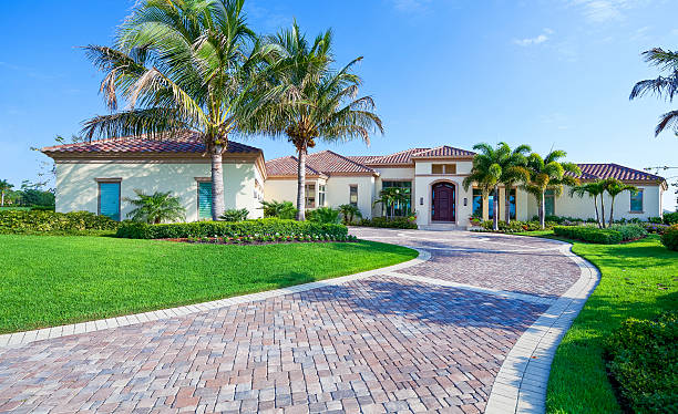 Best Professional Driveway Pavers  in Hlsboro, IL